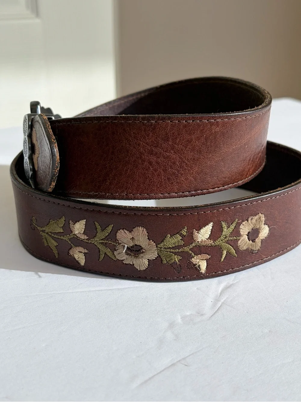 Vintage Avignon Leather Western Floral Embroidered Belt Scalloped Buckle L